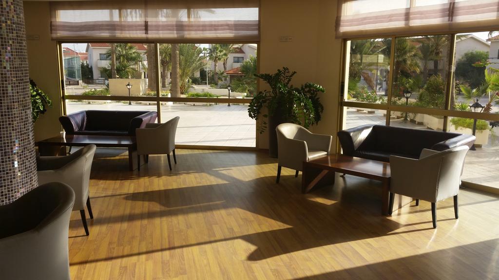 Crown Resorts Henipa Larnaca Dış mekan fotoğraf