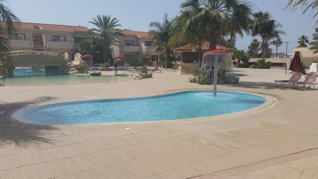 Crown Resorts Henipa Larnaca Dış mekan fotoğraf