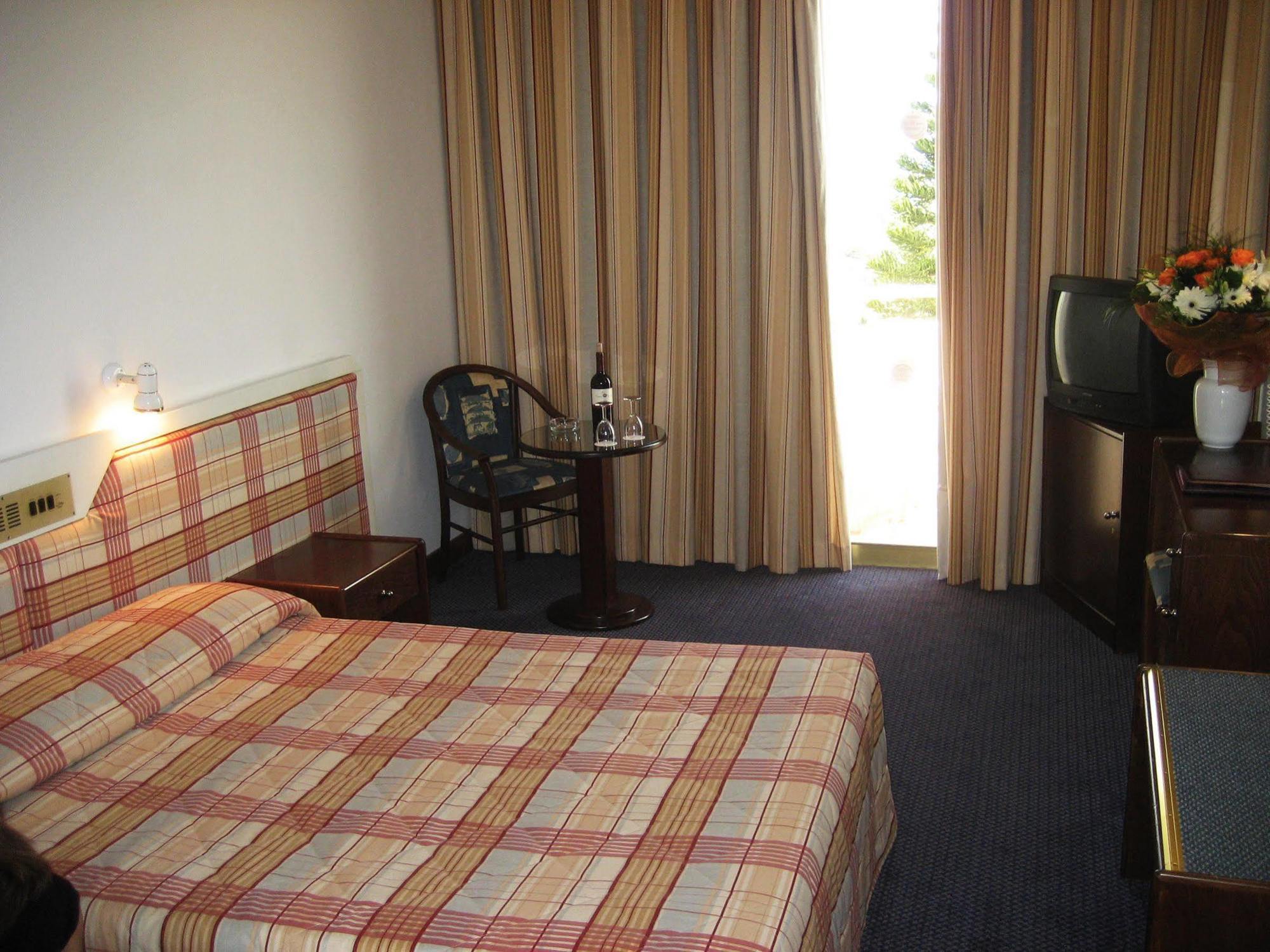 Crown Resorts Henipa Larnaca Dış mekan fotoğraf